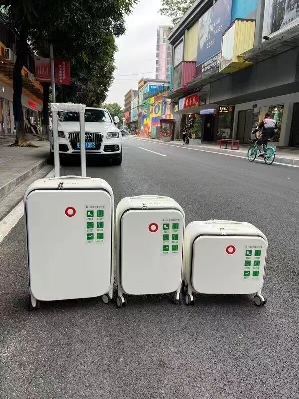 Yüksek Kaliteli Sert Bagaj Özel Lüks Tasarımcı Üst Trendi Kullanarak PC Malzemesi Büyük Seyahat Kapasitesi