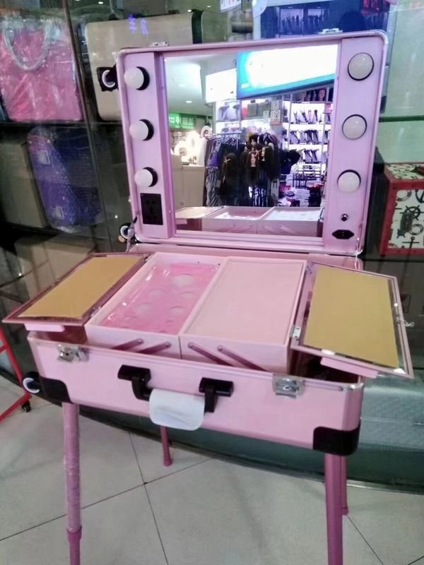 Makyaj Kutusu Düzenlenebilir Ayaklar Ağır Görevli Çanta Led Işık Ayna Kozmetik Dört Tekerlekli Trolley Makyaj Kutusu