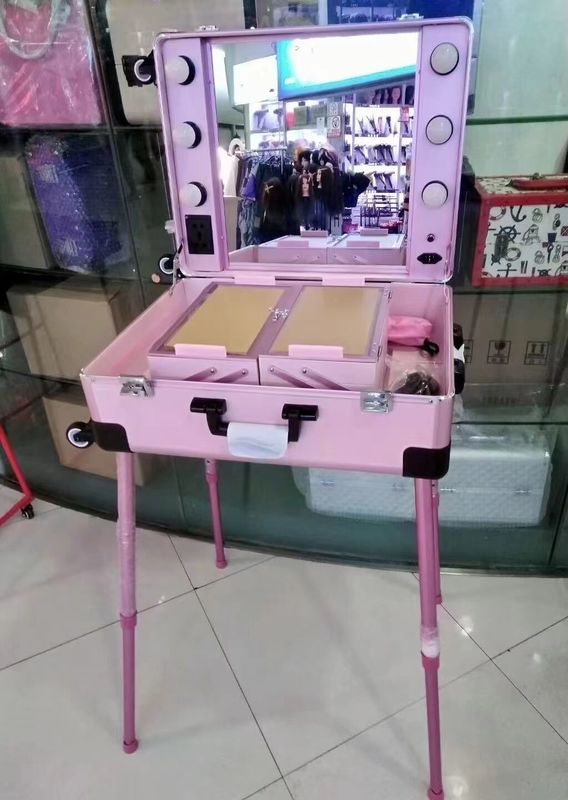 Makyaj Kutusu Düzenlenebilir Ayaklar Ağır Görevli Çanta Led Işık Ayna Kozmetik Dört Tekerlekli Trolley Makyaj Kutusu