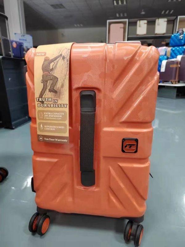 Yeni Fabrika Popüler Su geçirmez Yolculuk Çantası Üreticisi 20/24/28 Inch ABS Bilgisayar Sert Kabuk TSA Retro Bagaj Toptan Satış