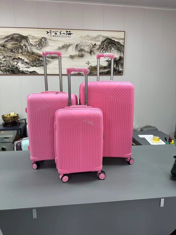 Seyahat Çantaları Fabrika özelleştirme Evrensel Tekerlekli Bagaj Moda Çantayı Kilitli Taşıyın