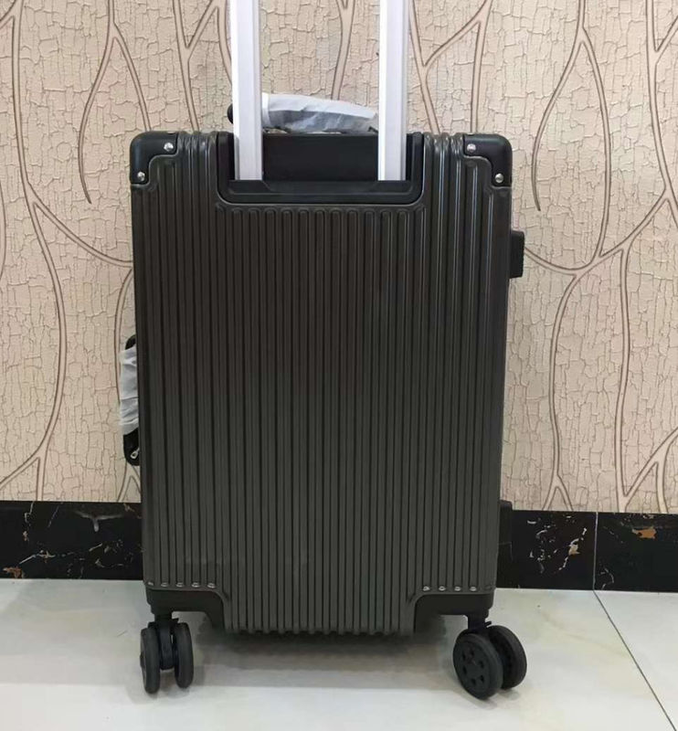 Yüksek Kaliteli Çanta Çantası Çin'de Yapılmış PC+ABS Çanta Kupa Sahibi
