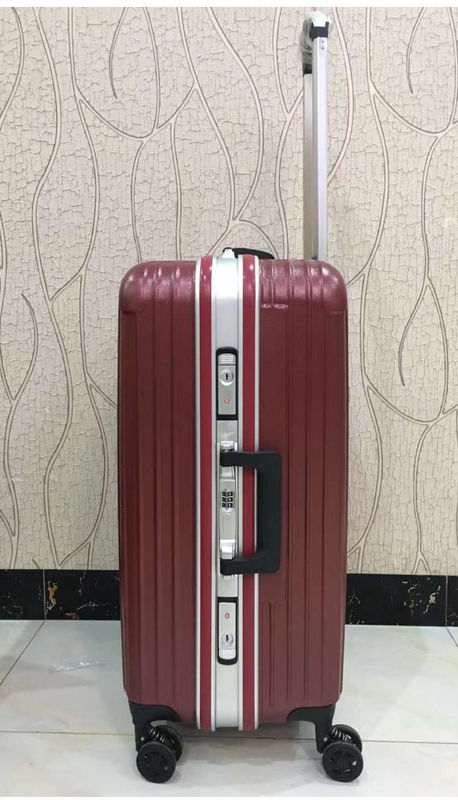 Yüksek Kalite 4 Çift Tekerlekli Hard Shell PC Alüminyum Çerçeve Tsa Kilitli Yetişkinler Seyahat Kırmızı Çantalar Bagaj