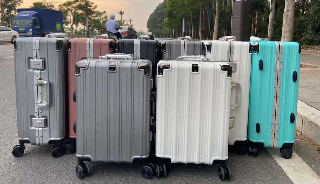Müşteri Tasarımı Alüminyum Çerçeve Bavul Kutusu 24 Inç Trolley Kutusu Set Taşınabilir Çantalar Sessiz Evrensel Tekerlekler