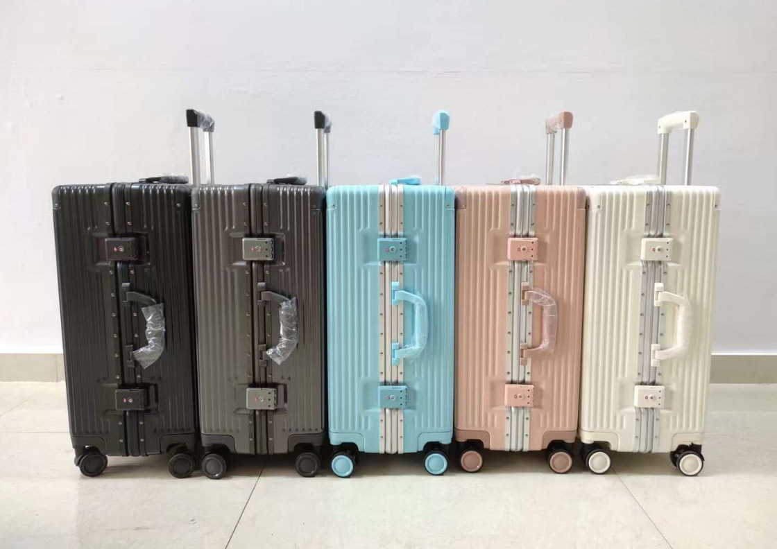 Arabada iş ve seyahat bagajı 20 24 inç taşınabilir ABS Unisex Alüminyum çerçeve valizi